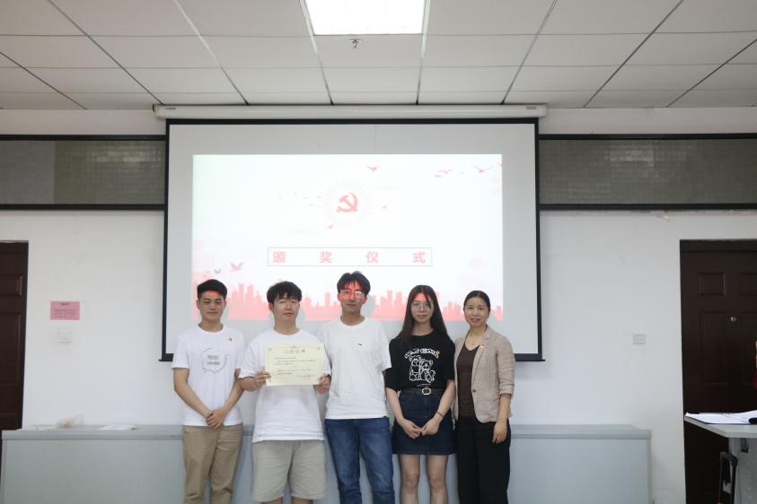 clip_image005.jpg clip_image005.jpg