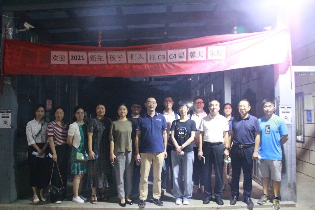 clip_image005.jpg clip_image005.jpg